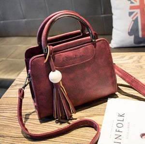Vogue Star 2018 new women handbags, simple fashion flap, trend tassel woman messenger bag, Korean version shoulder bag LB650